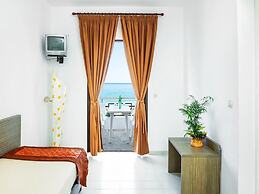 Xenios Dolphin Beach Hotel