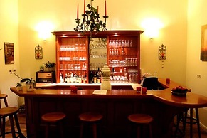 The Avalon Hotel