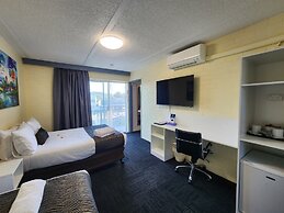 Crest Motor Inn