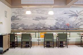 Howard Johnson by Wyndham Phuket Naiyang