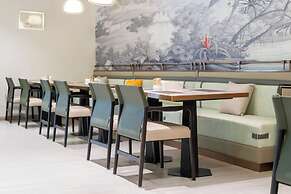 Howard Johnson by Wyndham Phuket Naiyang
