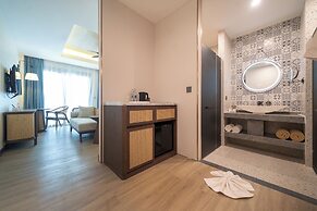 Howard Johnson by Wyndham Phuket Naiyang