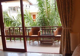 Summer Inn