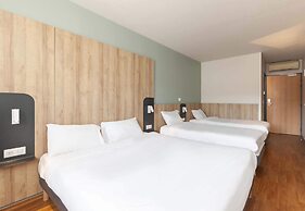B&B HOTEL Pau Lescar