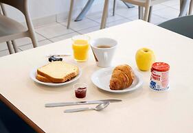 B&B HOTEL Pau Lescar