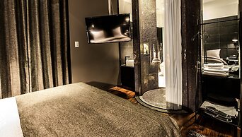 SR Hotel Sadang