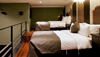 SR Hotel Sadang