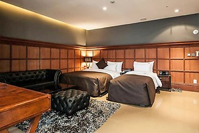 SR Hotel Sadang