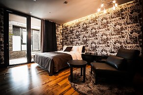 SR Hotel Sadang