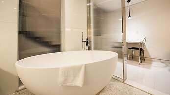 SR Hotel Sadang