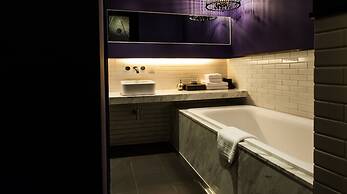 SR Hotel Sadang