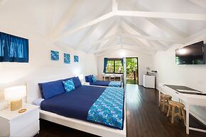 Magnums Airlie Beach