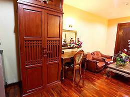 At Chiang Mai Hotel