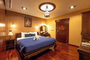 At Chiang Mai Hotel