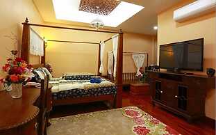At Chiang Mai Hotel