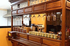 At Chiang Mai Hotel