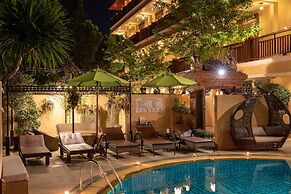 At Chiang Mai Hotel