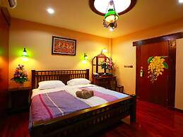 At Chiang Mai Hotel