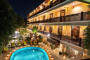 At Chiang Mai Hotel