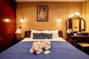 At Chiang Mai Hotel
