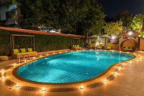 At Chiang Mai Hotel