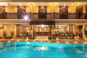 At Chiang Mai Hotel