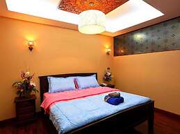 At Chiang Mai Hotel