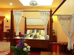At Chiang Mai Hotel