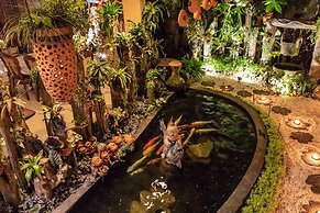 At Chiang Mai Hotel