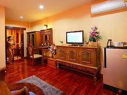 At Chiang Mai Hotel