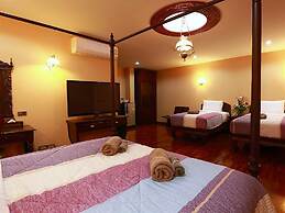 At Chiang Mai Hotel