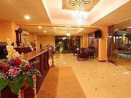 At Chiang Mai Hotel