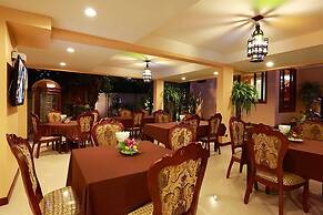 At Chiang Mai Hotel