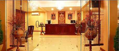 At Chiang Mai Hotel