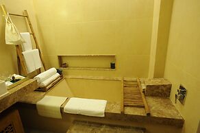 Aroma Beach Resort & Spa