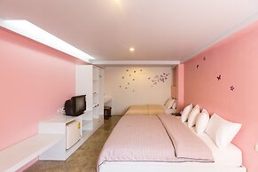 Dozy Lamoon House