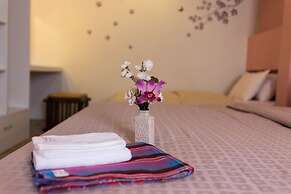 Dozy Lamoon House