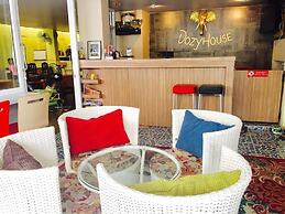 Dozy Lamoon House