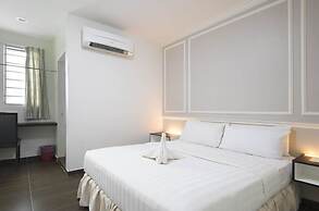 Luscious Hotel