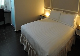 Luscious Hotel