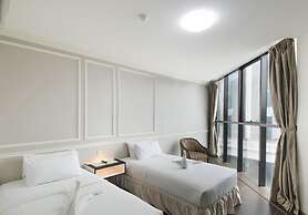 Luscious Hotel