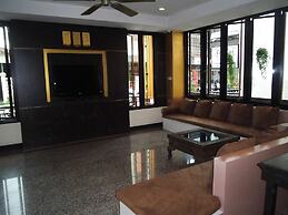 Baan Chalelarn Hotel