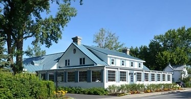 Auberge Handfield