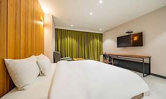 F HOTEL Yeongdeungpo