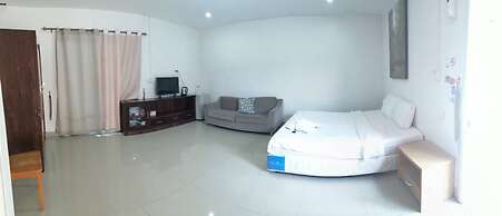 Baan Kaew Ruen Kwan
