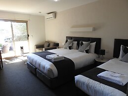Wine Village Motor Inn