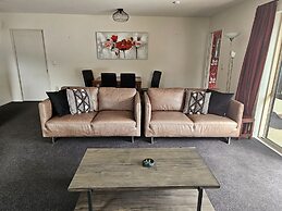 Aachen Place Motel