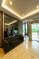 WaterFront Boutique Hotel