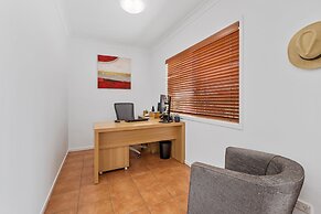 Browns Plains Motor Inn