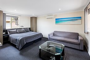 Dolphin Shores